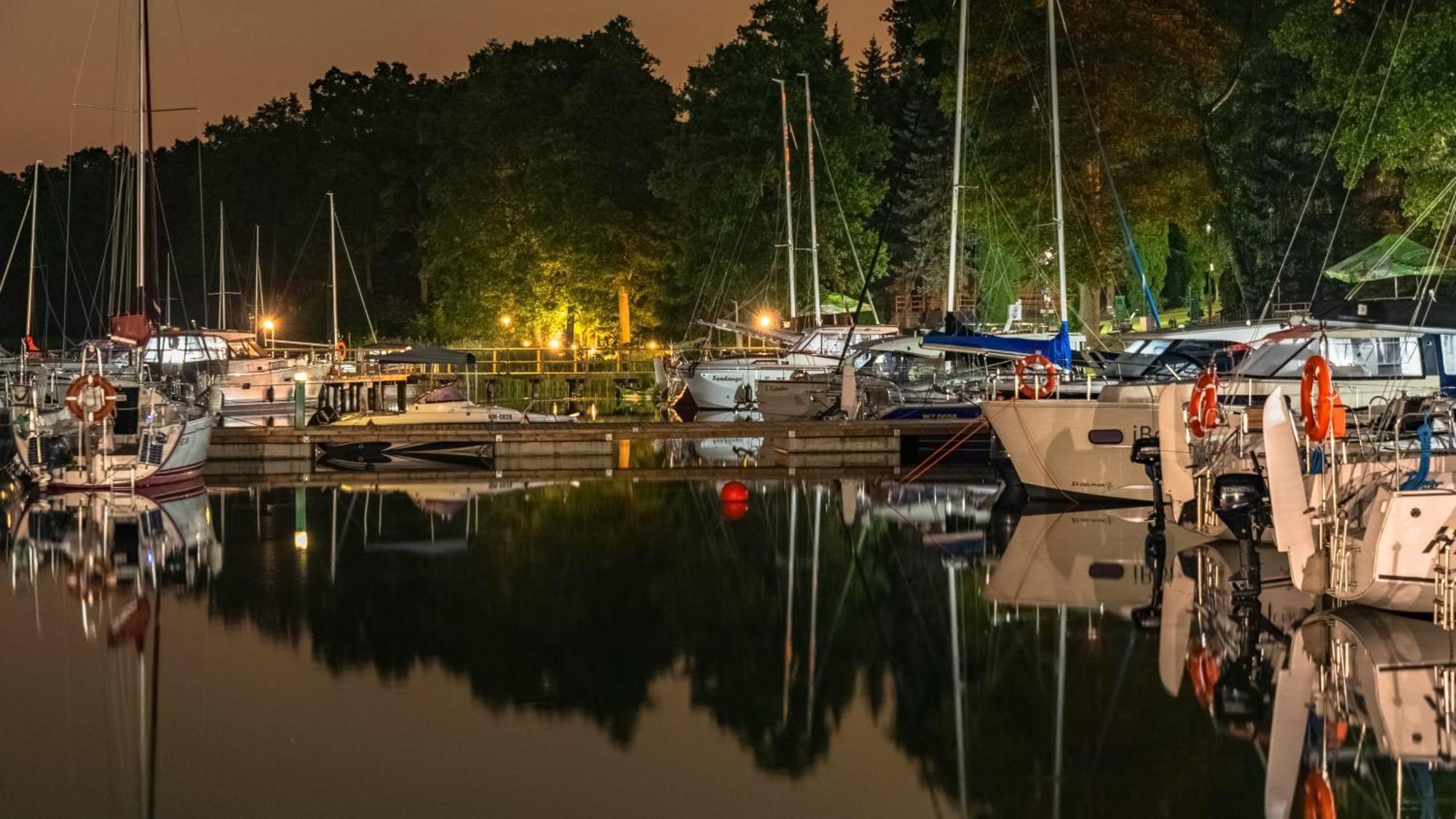 Labedzi Ostrow Osrodek Wypoczynkowy Hotell Piekna Gora Exteriör bild